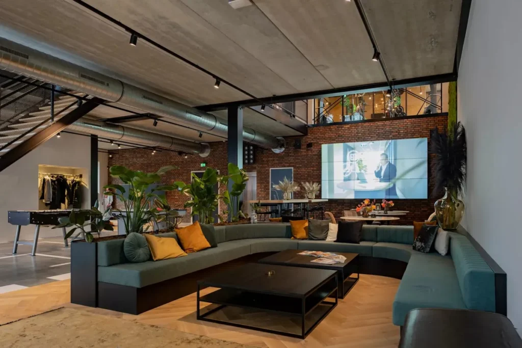 Kantoorpand W&W Vastgoed en Ingenious in Veenendaal, beeld 4 van 6