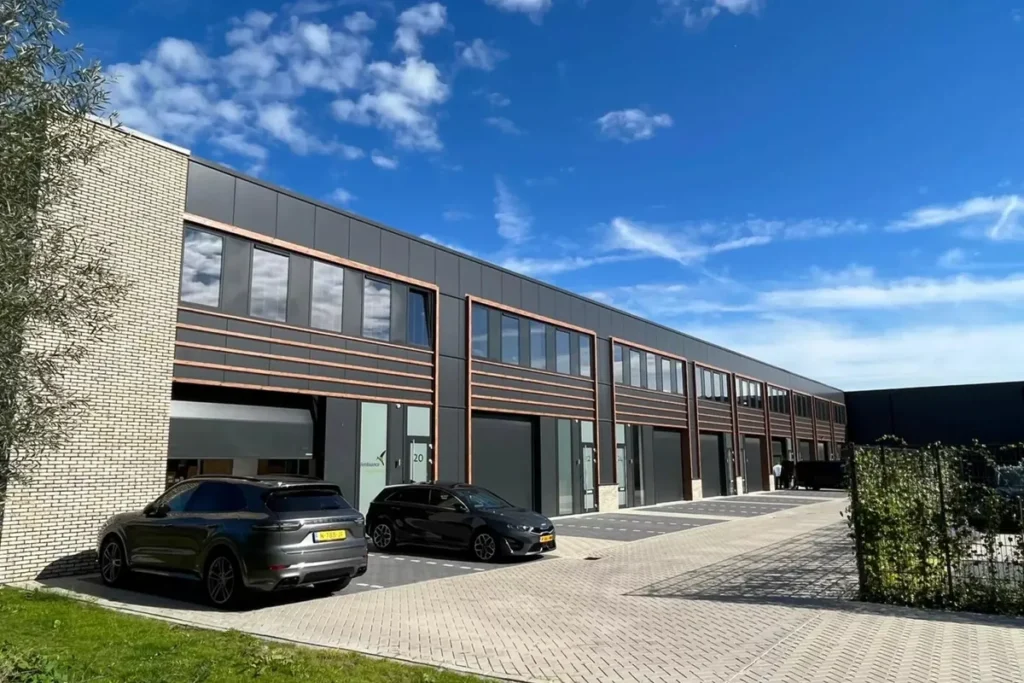 Bedrijfshallen Houtens Haven in Houten, beeld 3 van 3