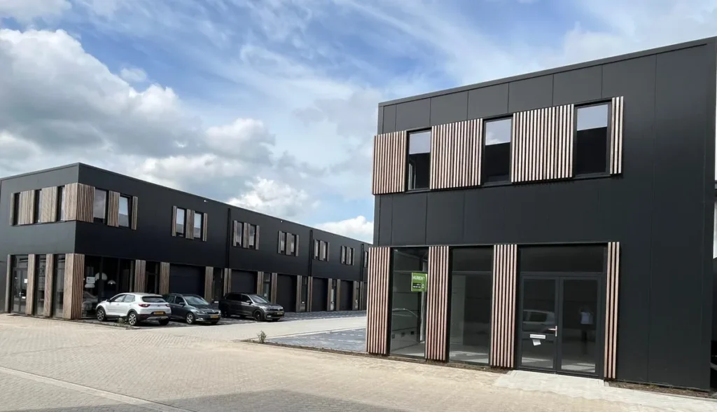22 bedrijfshallen Bankstraat in Ede, beeld 3 van 7