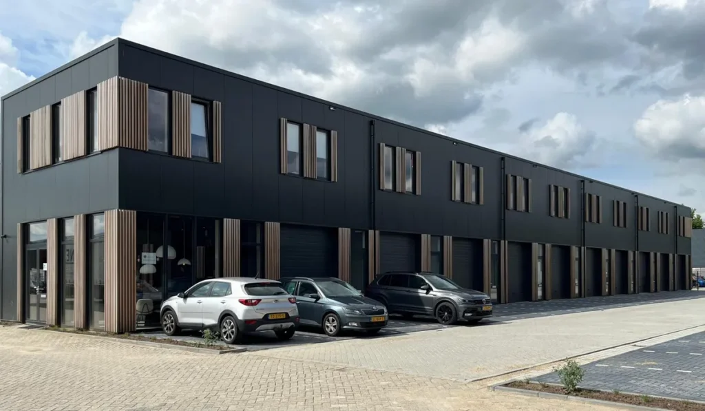 22 bedrijfshallen Bankstraat in Ede, beeld 4 van 7